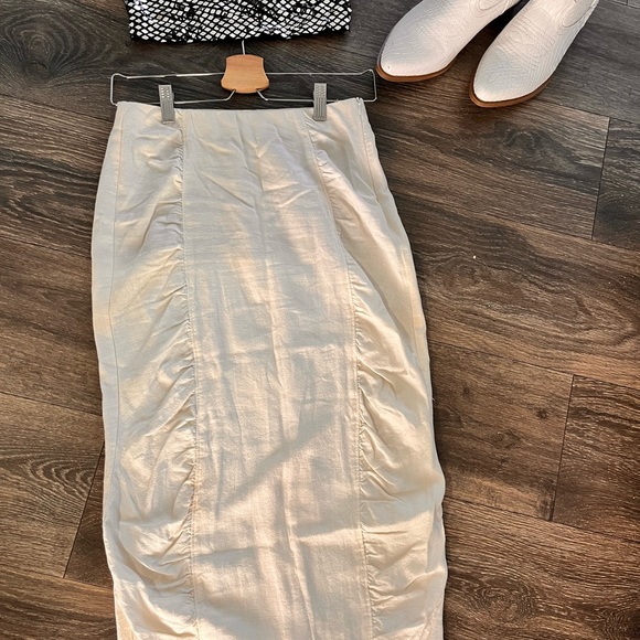 Sequin top and Zara linen skirt - Picture 4 of 4